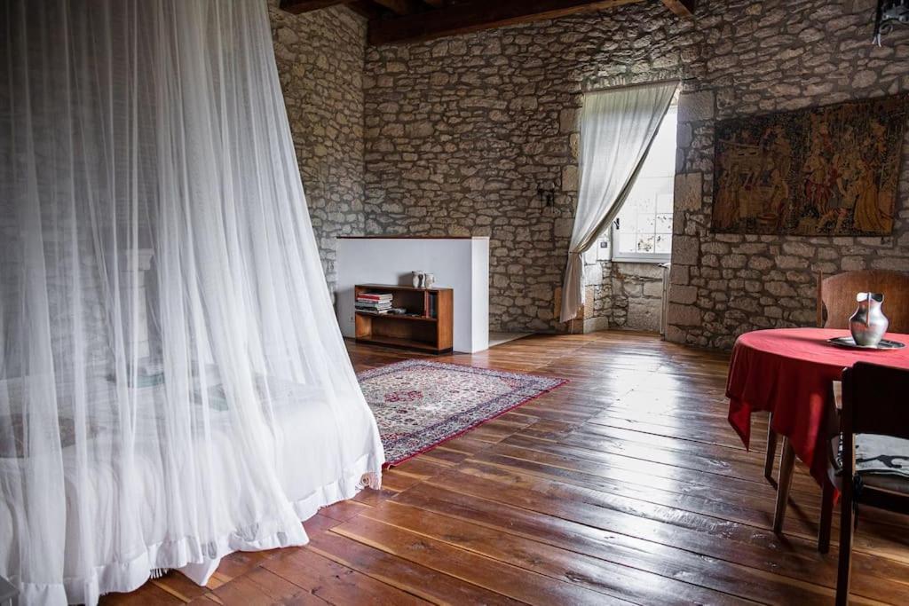 Chateau Barayre - Beautiful 12Th Century Castle With Pool And Large Garden Laussou Buitenkant foto