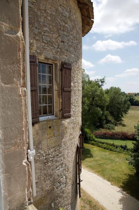 Chateau Barayre - Beautiful 12Th Century Castle With Pool And Large Garden Laussou Buitenkant foto