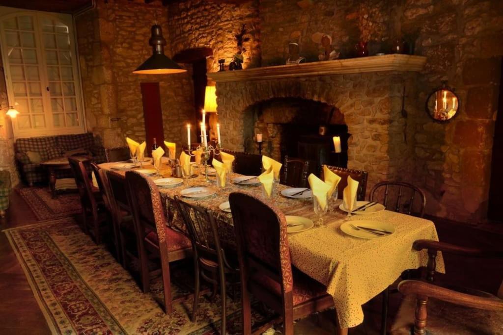 Chateau Barayre - Beautiful 12Th Century Castle With Pool And Large Garden Laussou Buitenkant foto
